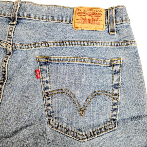 Levi's Relaxed 550 Blue Denim Jean Shorts - Picture 4 of 7